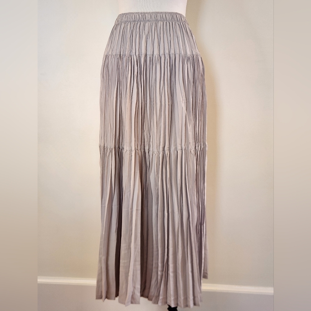|| MDRN || brand skirt, silver gray, maxi, pleated, elastic waist, tiered